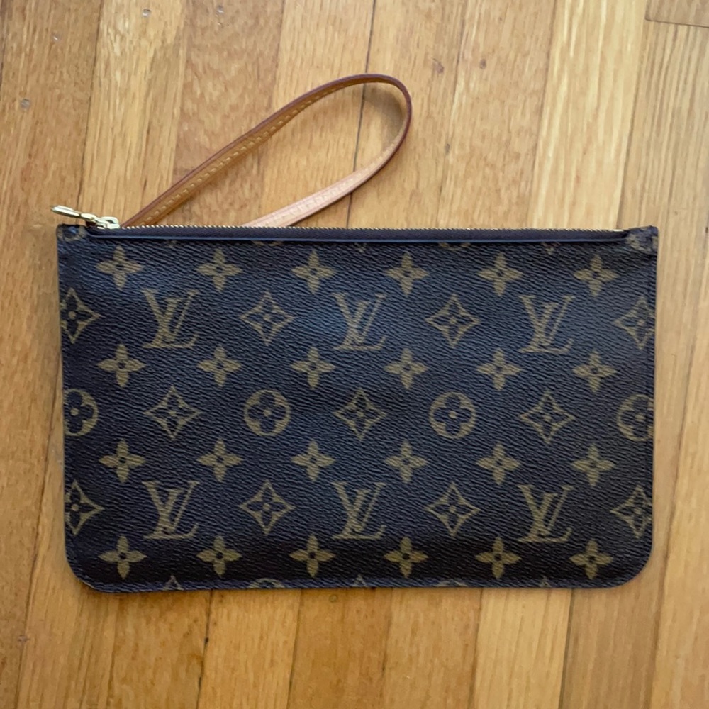 Wristlet LV